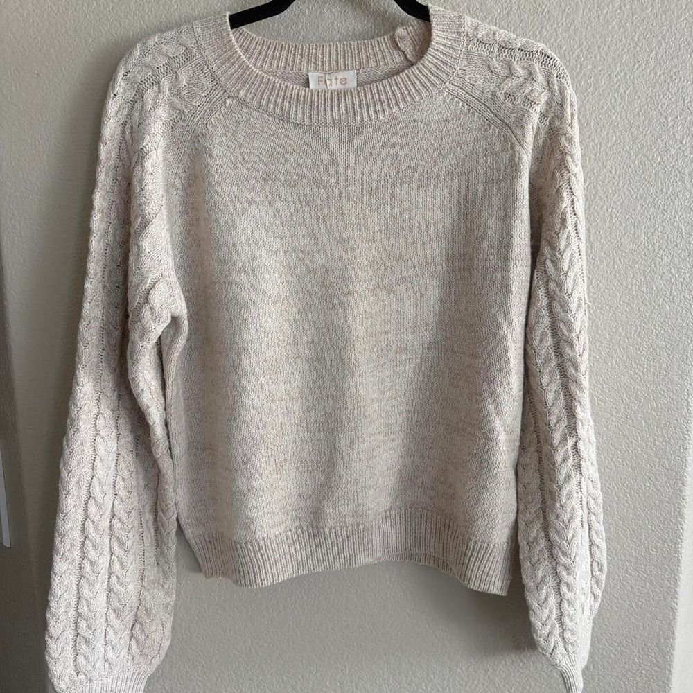 Cream cable knit sweater with ribbed cuffs and hem Size Small